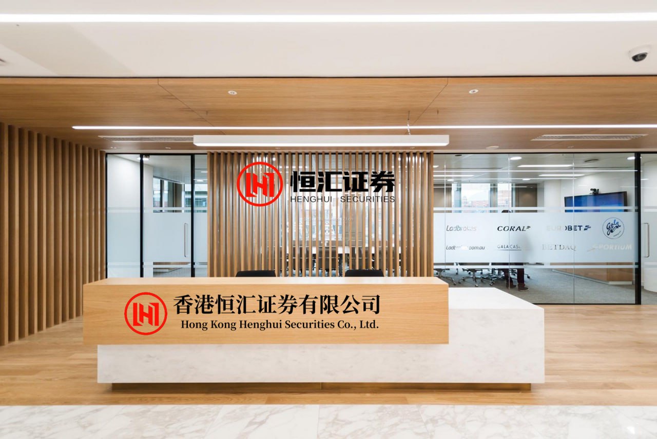 千茂配资官网 目送压哨绝杀！周琦暴怒！这样咋打NBA啊...